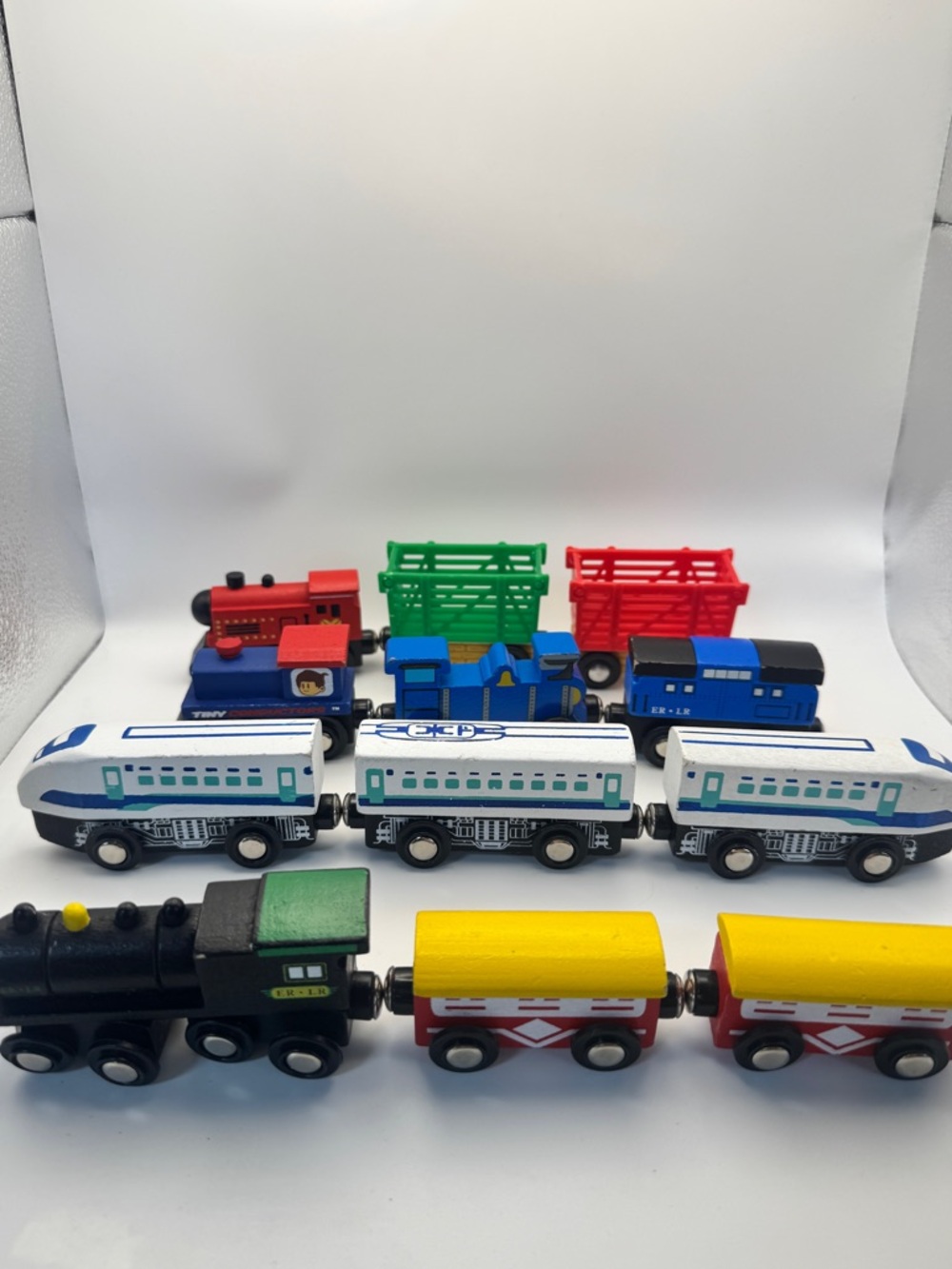 Wooden Wood Train cars trucks vehicles Lot Magnetic Lot of 21